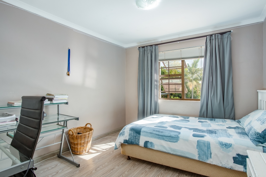 7 Bedroom Property for Sale in Uitsig Western Cape